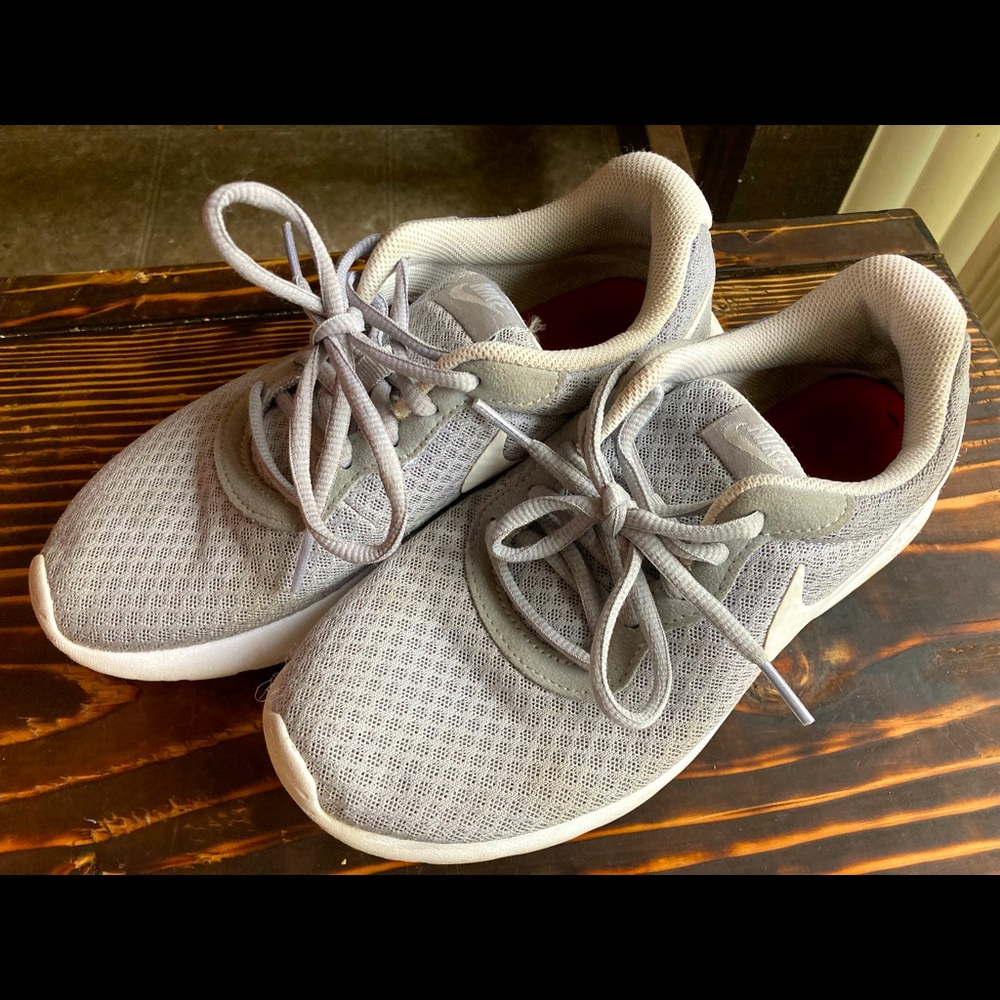 Women’s Nike Size 7